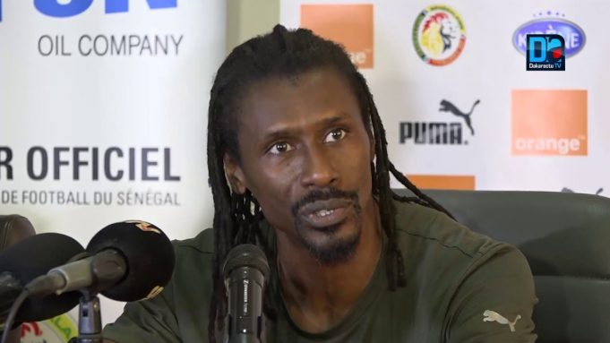 Aliou Cissé recadre El Hadji Diouf et consorts : « Qu’ils me laissent faire mon travail »