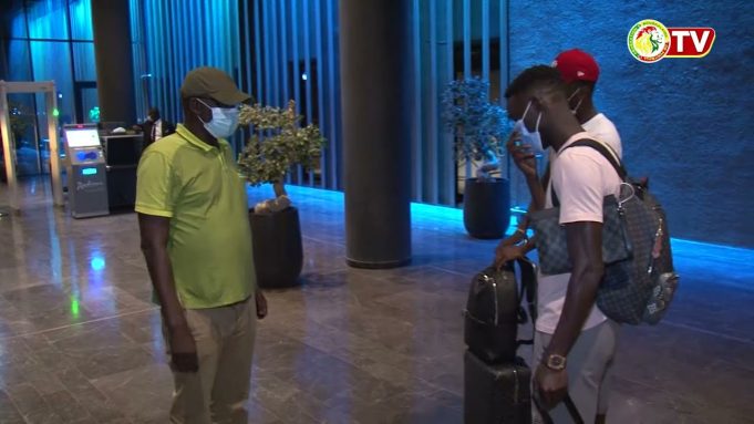 Éliminatoires Coupe du monde 2022- Arrivée des Lions à l’hôtel Radisso