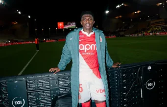 Lamine Camara enflamme la Premier League, Monaco fixe un prix XXL