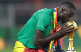 Cheikhou Kouyaté a annoncé sa retraite internationale et révélé sa maladie du cœur
