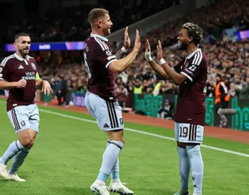 Aston Villa : trois passes décisives en trois titularisations, Ibrahim Mbaye prend ses marques