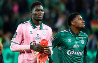Mamour Ndiaye patron face au Red Star : le Sénégalais enflamme l’ASSE et séduit son vestiaire !