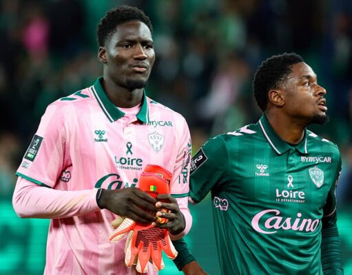 Mamour Ndiaye patron face au Red Star : le Sénégalais enflamme l’ASSE et séduit son vestiaire !